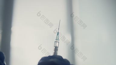 医学注射器江南药物医生手关闭护士准备疫苗